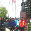 Pod jedynym w Polsce pomnikiem ks.Karola Wojtyły w Niegowici